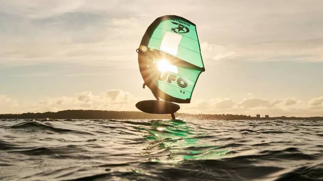 Learn to wingsurf: The right board, preliminary exercises & first start