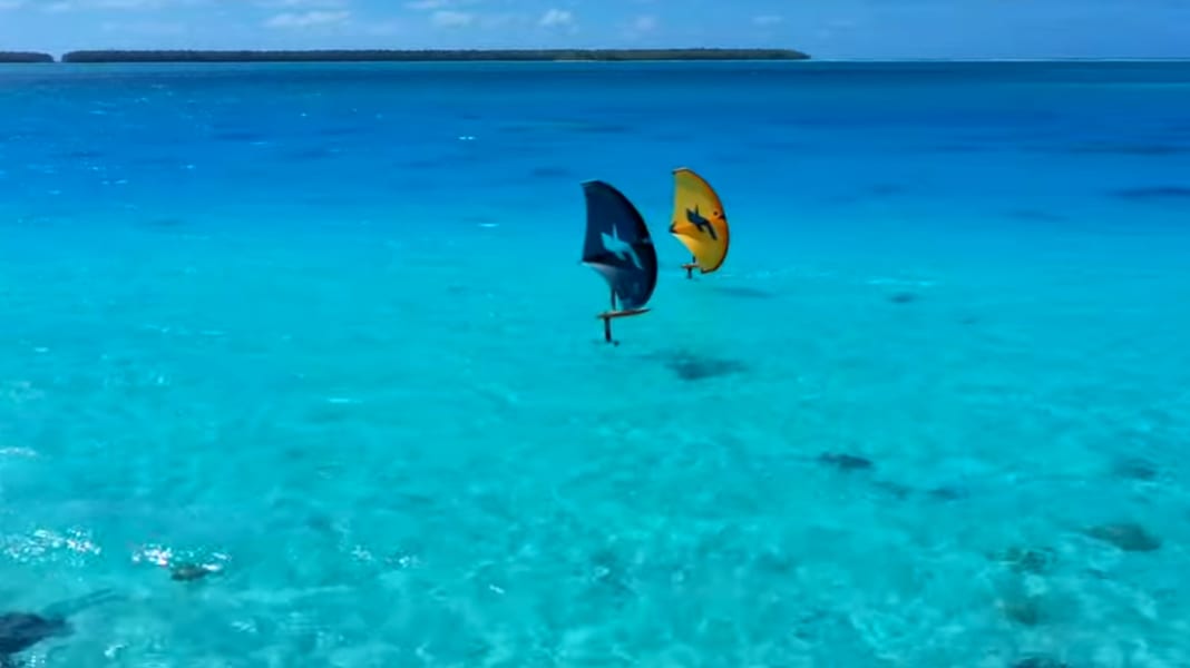 Titouan Galea & friends - Wingsurfing and foiling in Tahiti