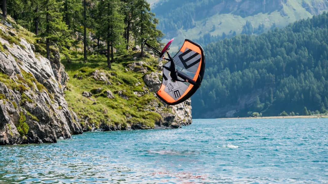 Balz Müller - you name it, I do it! Foil manoeuvres as an endless loop