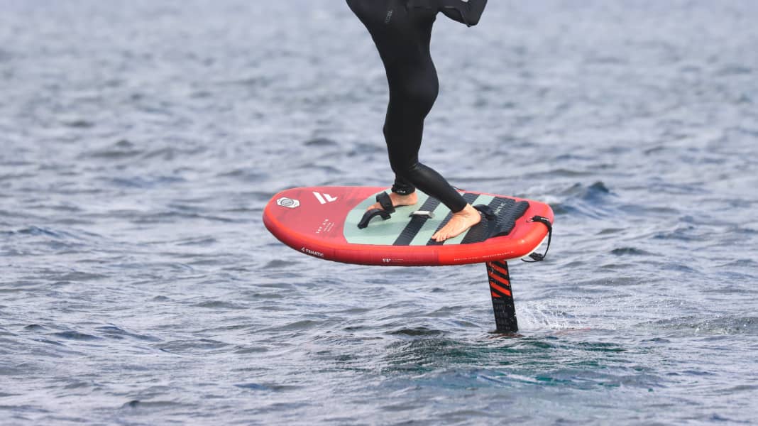 The inflatable Fanatic Sky Air Premium Wingboard in test