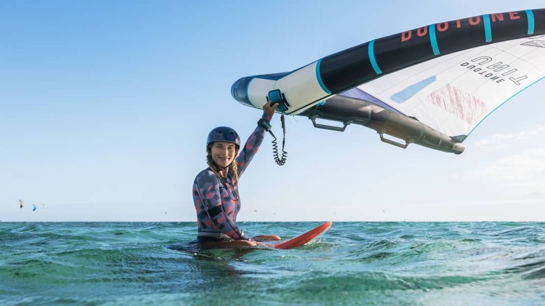 Head protection for wingfoiling and windsurfing: The perfect helmet for water sports enthusiasts - 16 models tested