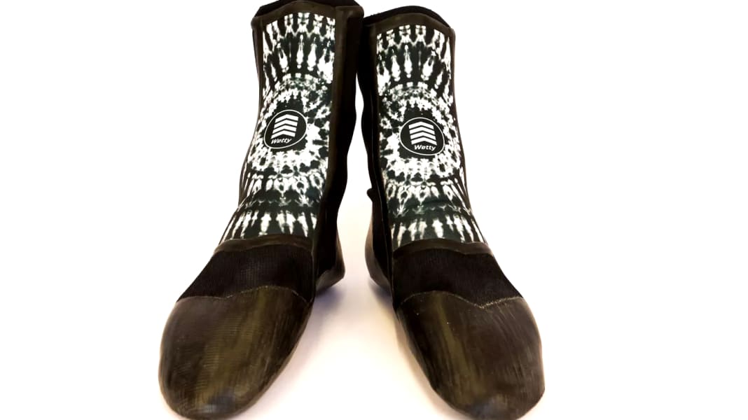 New surf shoes from Wetty Wetsuit - barefoot feeling in winter