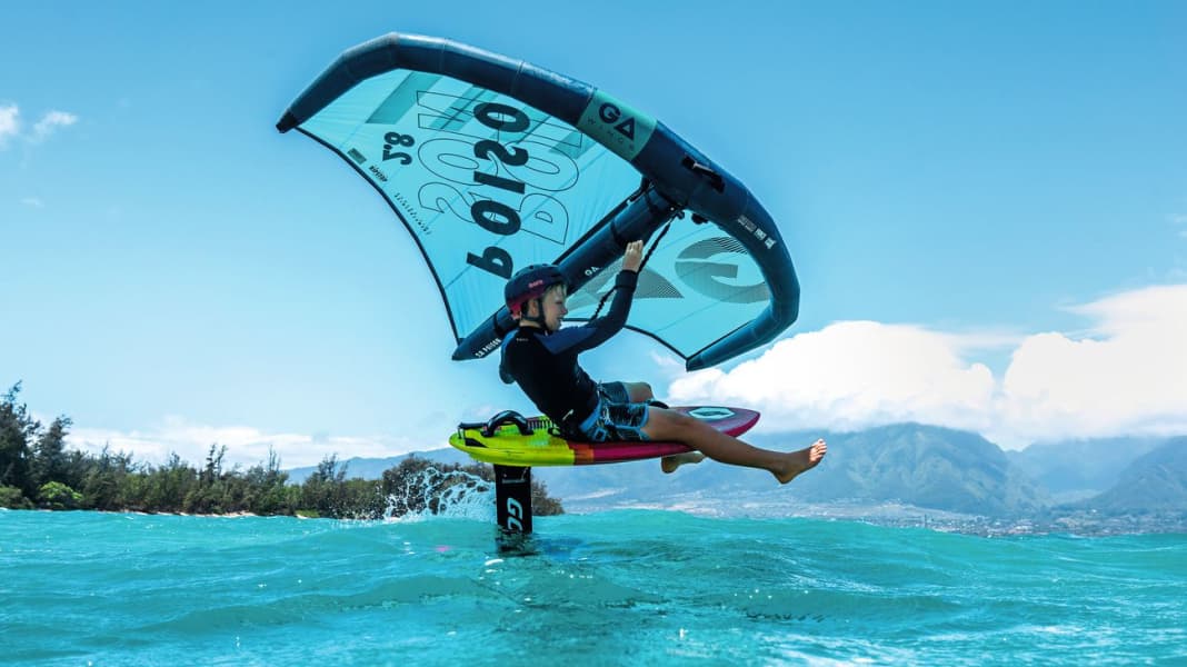 Guide: Wingsurfing for kids - what you should consider when it comes to equipment and safety