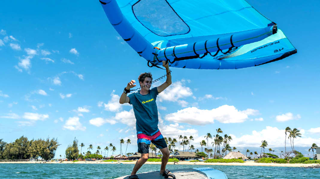 Naish Windfoil Crossover 131 - Wingsurfing in windsurf foils in one