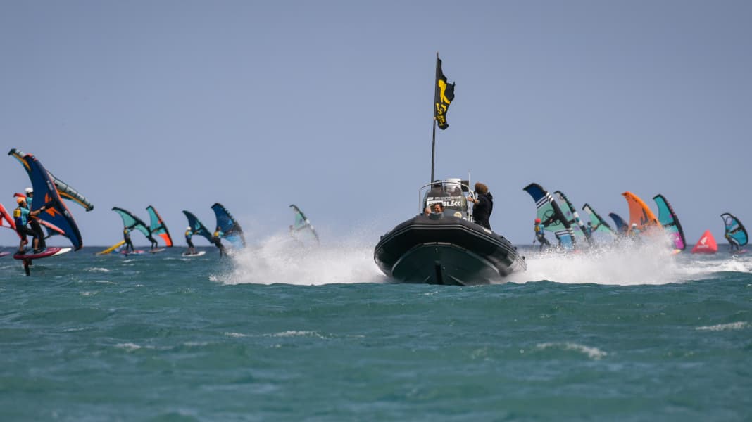 Defi Wing - 150 wingers at the first long-distance race in Gruissan