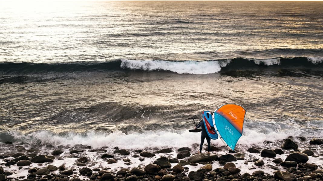 Fahrtechnik: Wellen & Shorebreak überwinden beim Wingsurfen