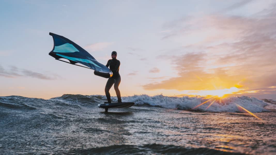 Learning to wingsurf in the wave - spot selection, crossing the surf and landing