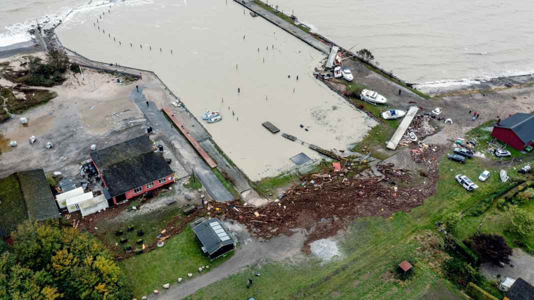 Baltic Sea storm surge: Danish harbours between seasonal fiasco and new start