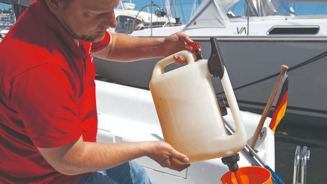 Ratgeber: Tropfenfrei tanken – Tipps zu Pumpen und Kanister an Bord