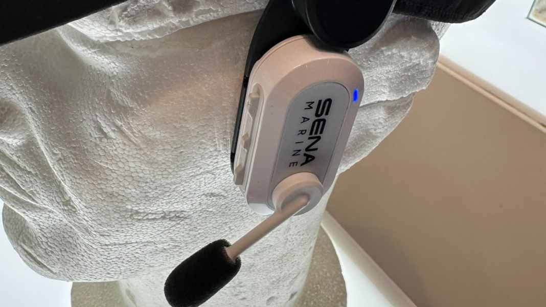 Communication à bord : nouveau casque "Crew" de Sena pour une concertation plus simple
