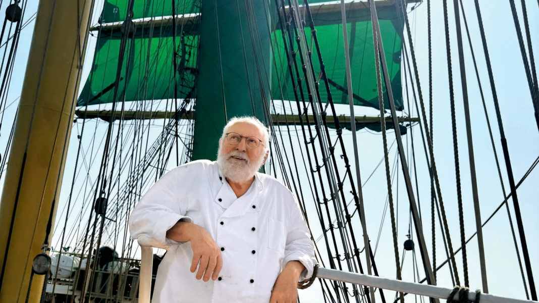 Interview with a ship's cook: Does a cook never retire?