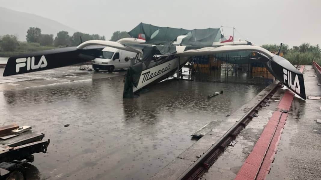Storm: Multi 70 "Maserati" severely damaged in storm
