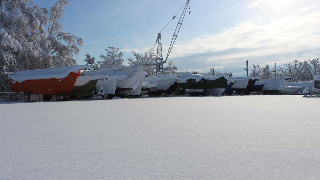 Entrepôt d'hiver : quand la neige devient un fardeau