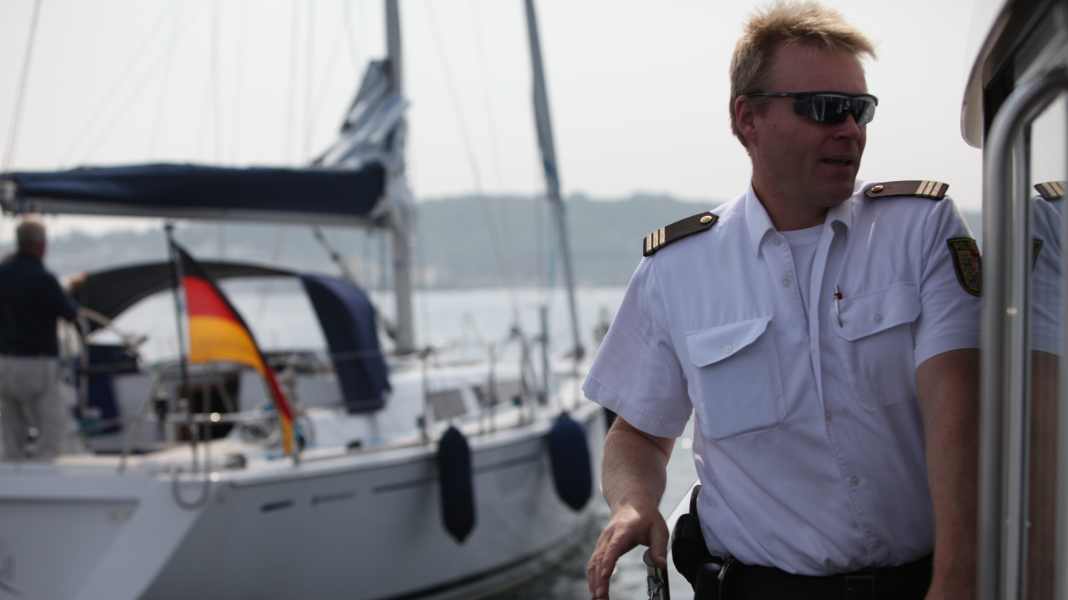 Controlli della polizia: Oltre 200 infrazioni: gli agenti emettono avvertimenti e multe