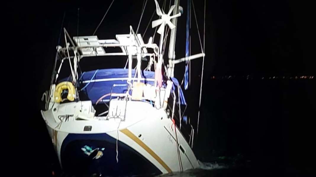 Panik Vor Lissabon Segelyacht Nach Orca Angriff Gesunken - ofztoy3