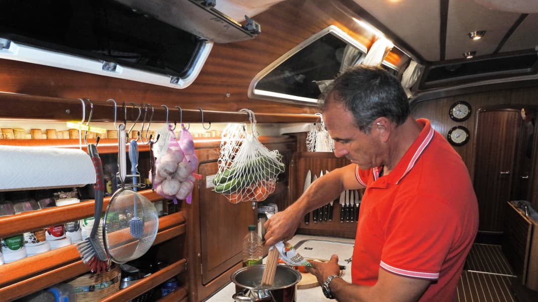 Al posto del gas: cucina elettrica a bordo - comodità dalla presa di corrente