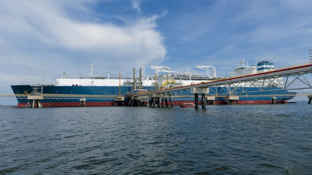 LNG-Tanker: Sperrgebiet für Sportbootfahrer aufgehoben