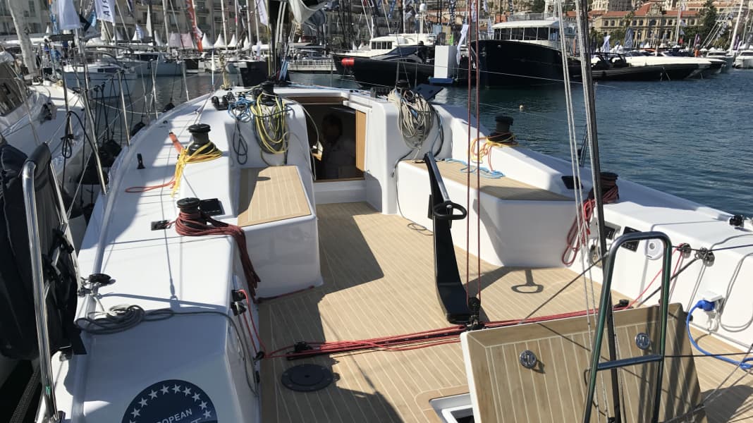 Trade fair novelties Cannes, No. 2: Grand Soleil 34 Performance: sheer racer