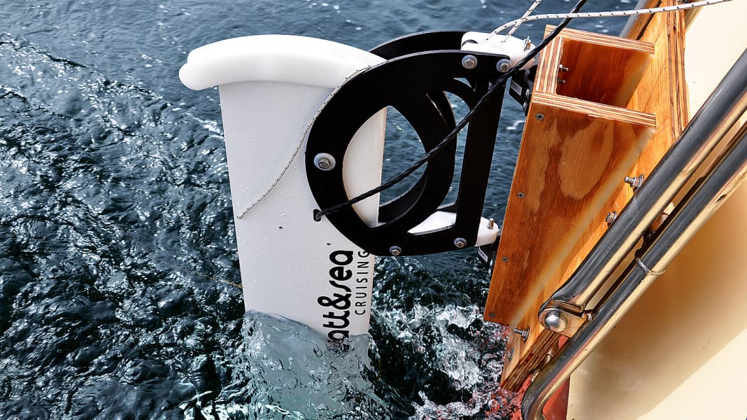 Energy supply: Hydrogenerator with adjustable propeller