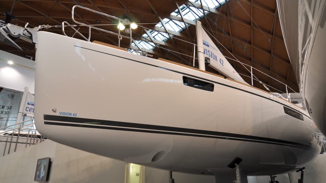 Interboot: Premiere I: Bavaria 42 Vision