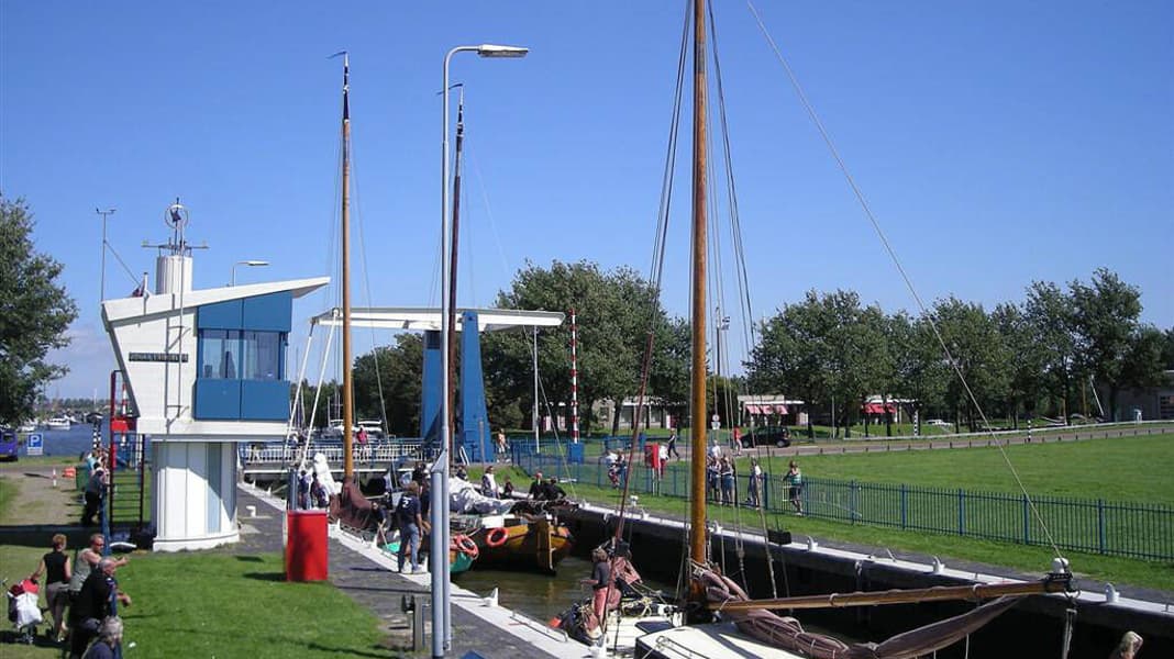 Holland: Johan-Friso-Schleuse gesperrt