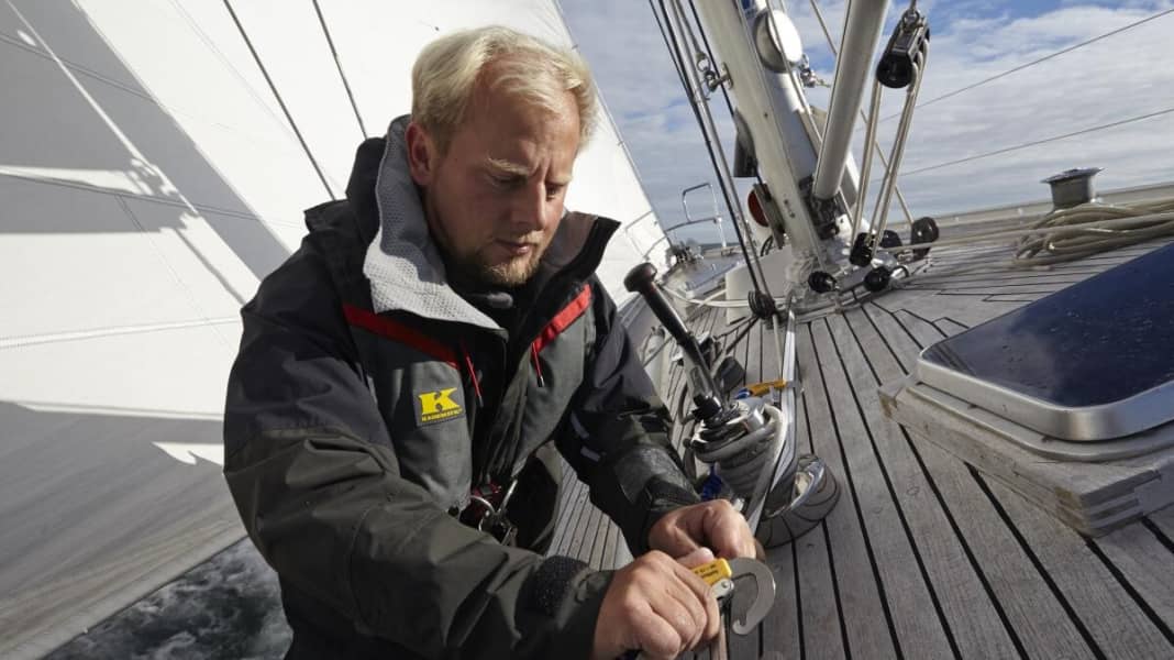 Equipment safety lines in the test YACHT