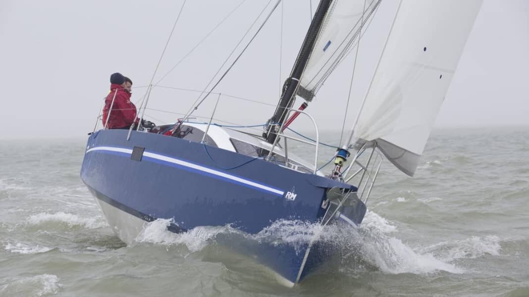 RM 890 : une excitante singularité