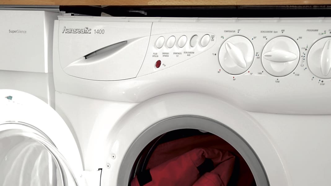 Equipment special: Oilskin special part III: correct care and cleaning