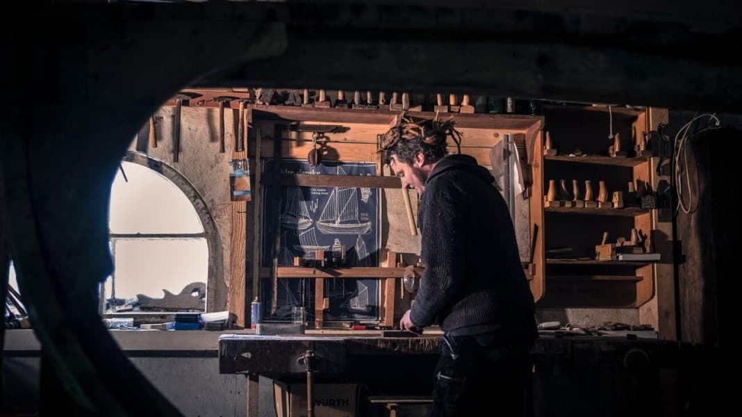 Portrait : un constructeur de bateaux comme il y a cent ans