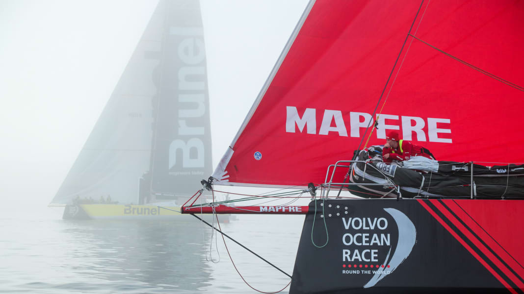 Volvo Ocean Race : Mapfre remporte la bataille des nerfs dans le brouillard au large de Newport