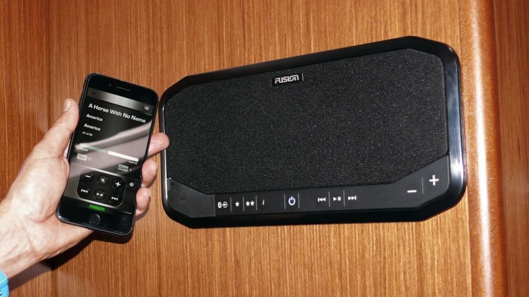 Elektronik: Entertainment: Radio von Fusion im Bordeinsatz
