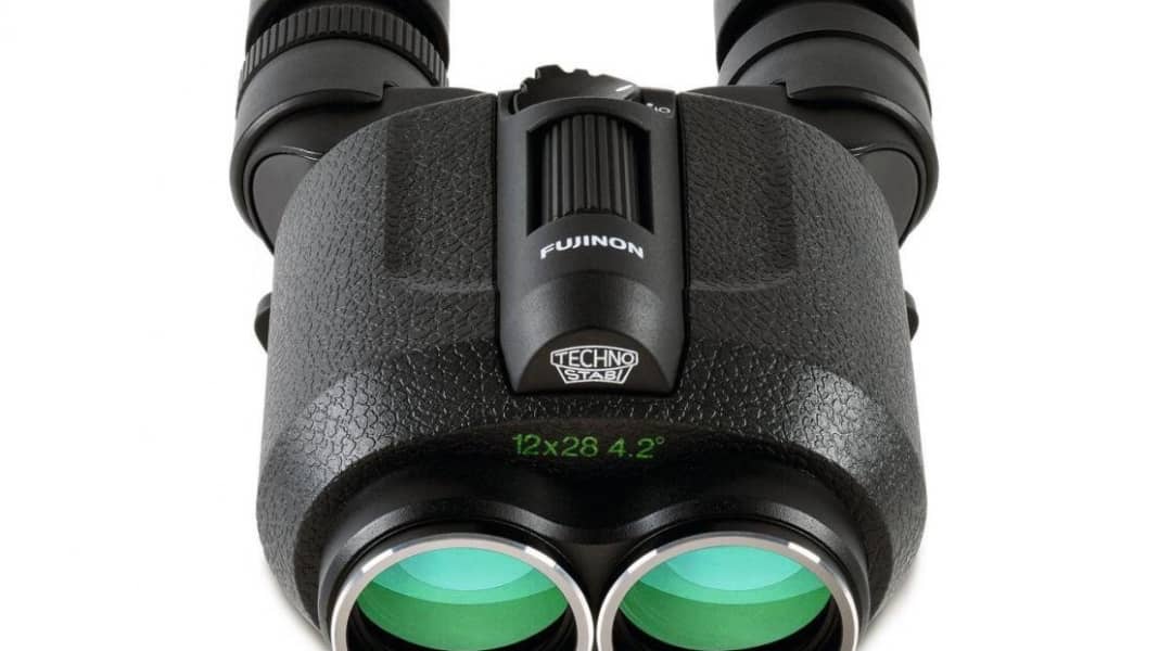 Electronics meets optics binoculars with image stabilisation YACHT