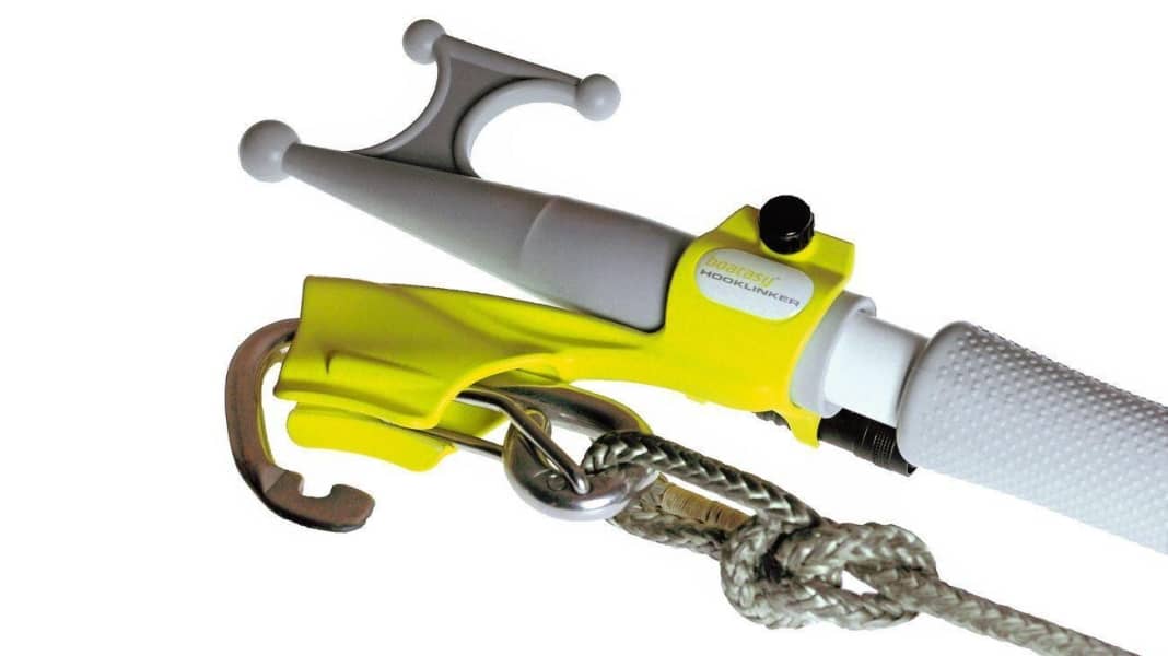 Mooring aid: greater reach for the buoy hook