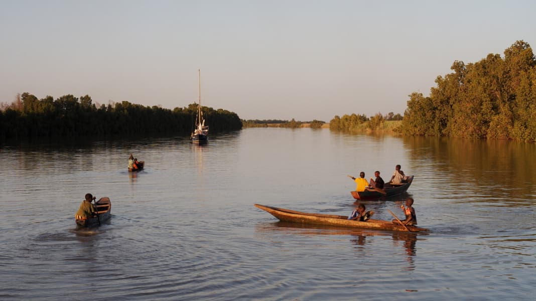 Blog de l'eau bleue : Aventure africaine : en route sur le fleuve Gambie