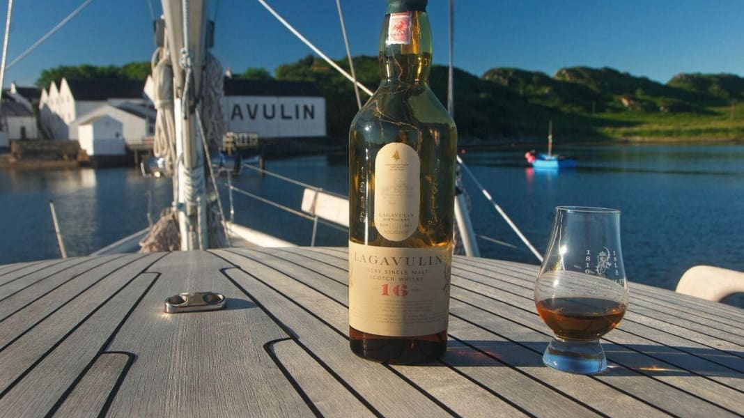 Le bar de bord : Whiskys pour les navigateurs : les essences de la mer. Offrir maintenant !