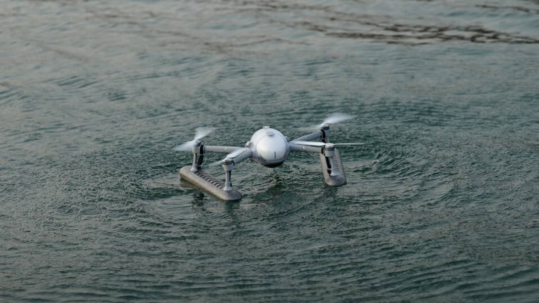Bordspielzeug Poweregg X Kameradrohne fliegt bei Wind und Wetter YACHT
