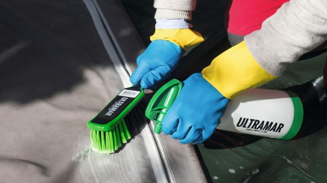 Werkstatt: So werden Sprayhood und Persenning wieder sauber