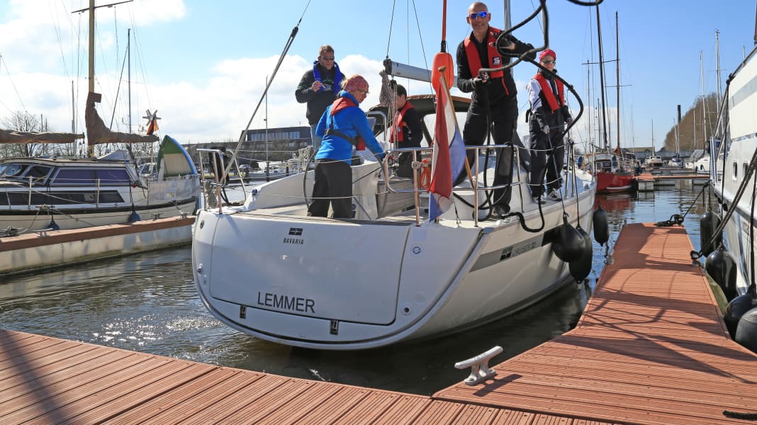 Territory: Holland: Who is allowed on board with whom?