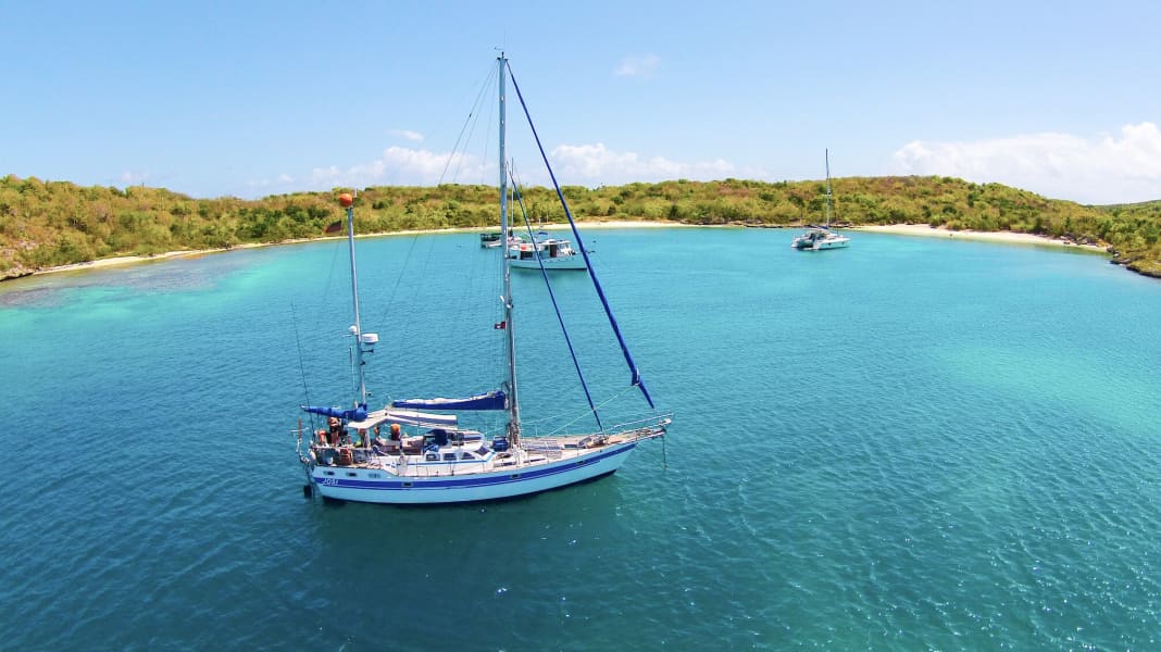 Blue water: Knowledge for circumnavigators: Six books explain how it's done