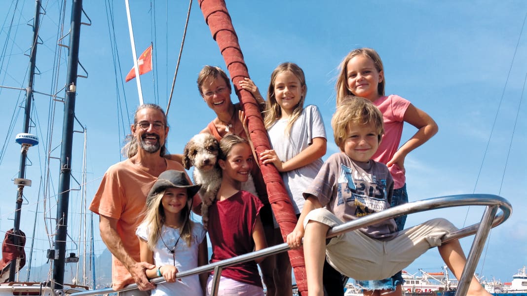 Long-distance sailing: Atlantic rounding with six children