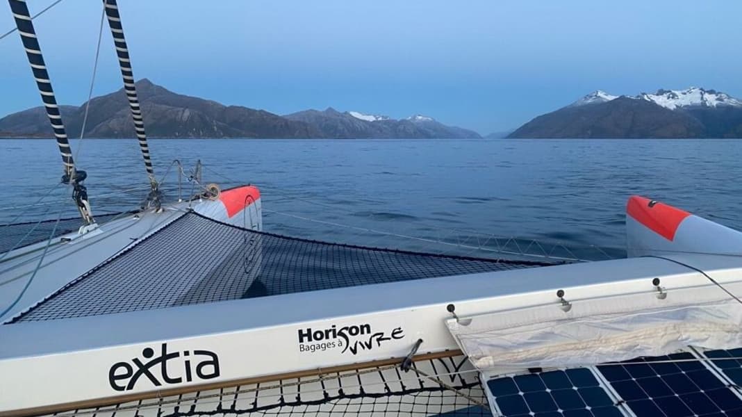 Contre le vent autour du monde : une tempête freine "Use it again ! Condamnés à attendre dans la baie de Cook