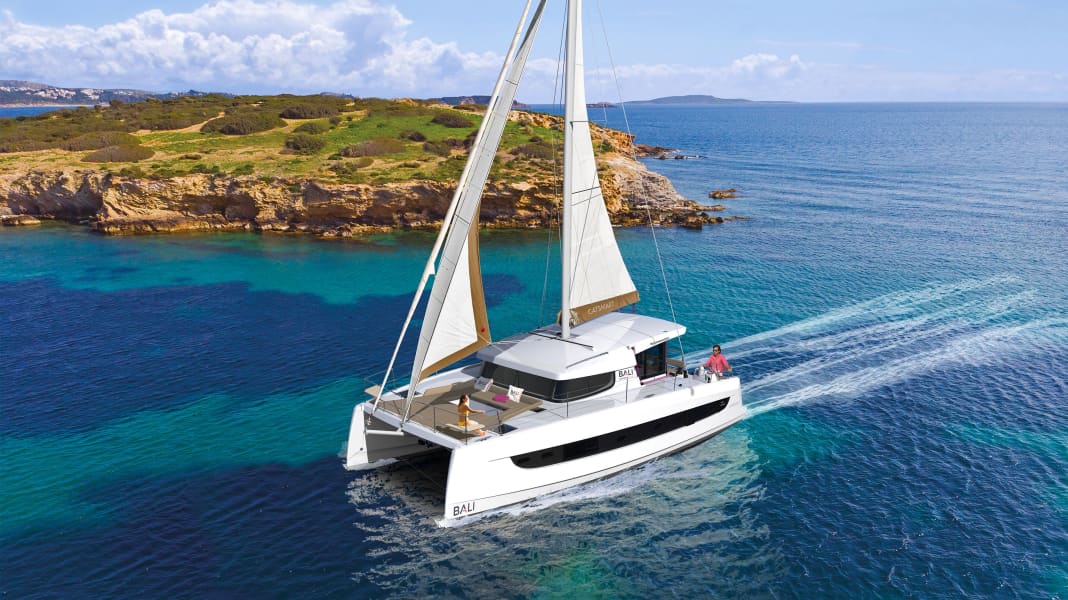 Boote aktuell: Compact package for beginners: the new Bali Catsmart