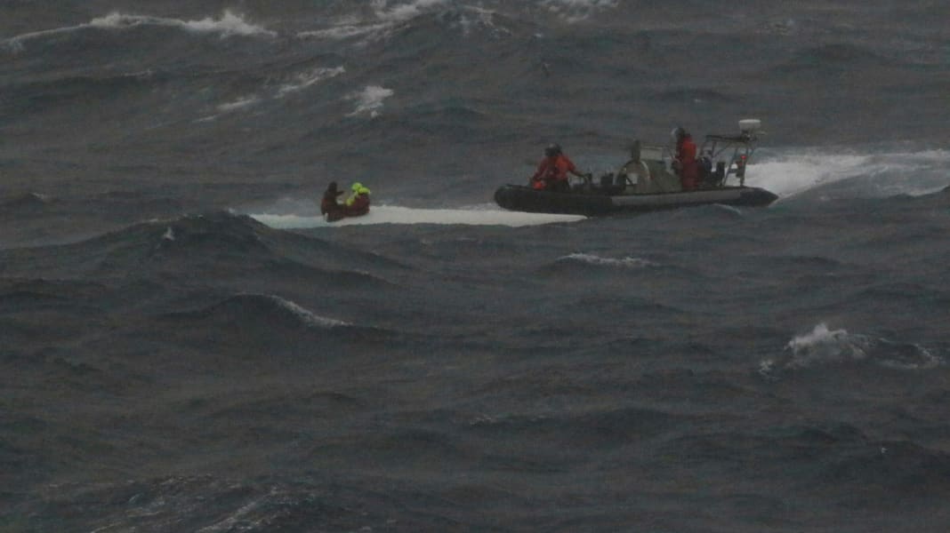Accident: First hull of the new Farr X2 loses keel and capsizes