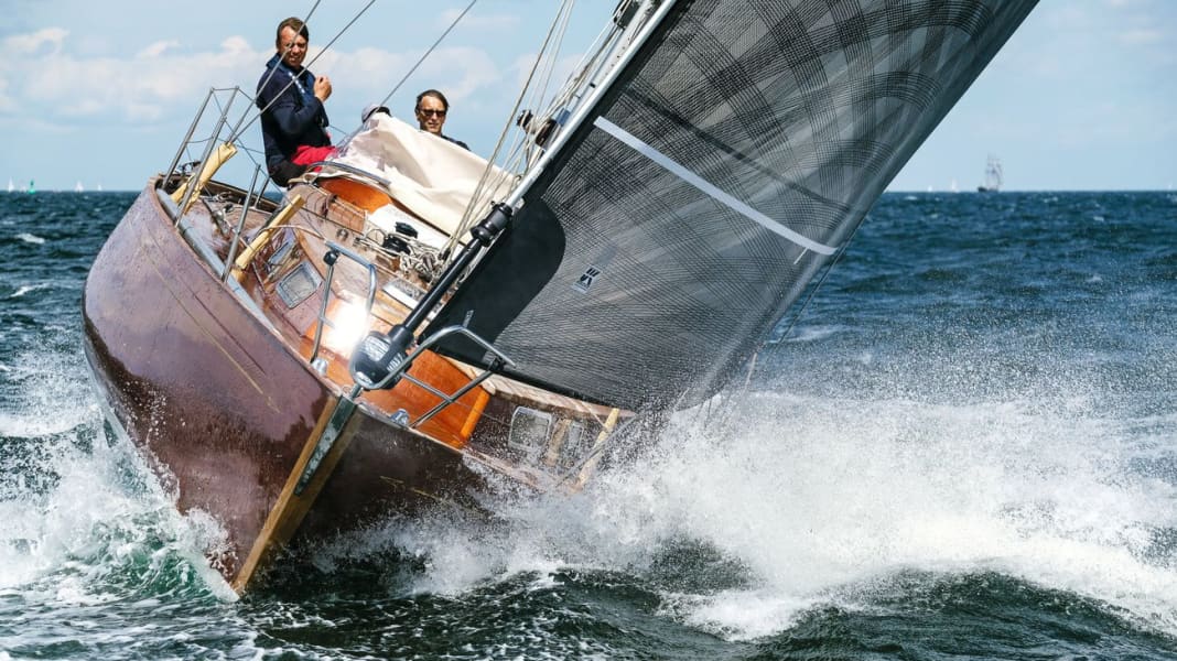 Rig trim: forestay tension, the forgotten trim instrument