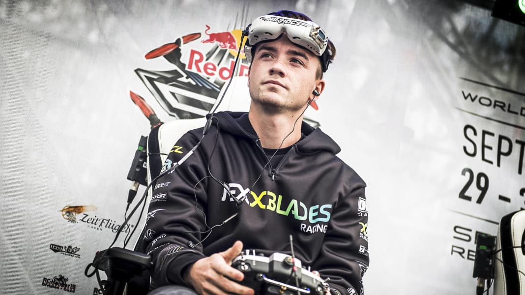 Spectacular sailing images: "Johnny FPV" is the star of the drone pilots