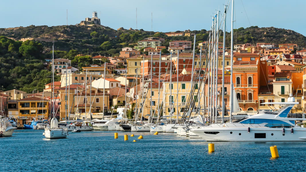 Online chartering: tips for booking with online agencies