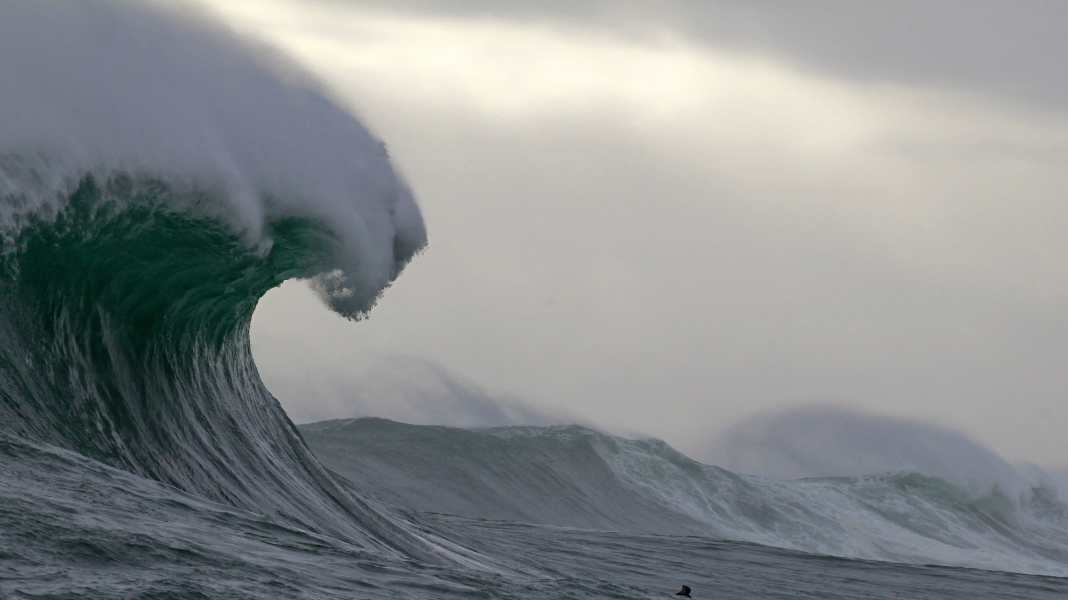 Record from space: monster wave of 19.7 metres measured by satellite