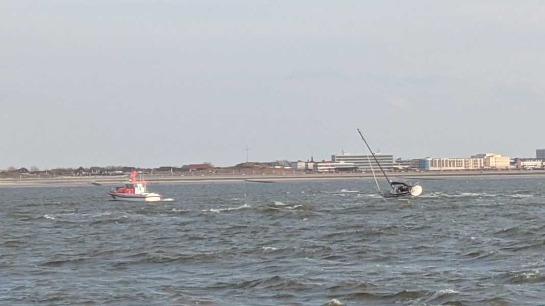 Barca a vela salvata al largo di Norderney: Drammatica operazione di salvataggio