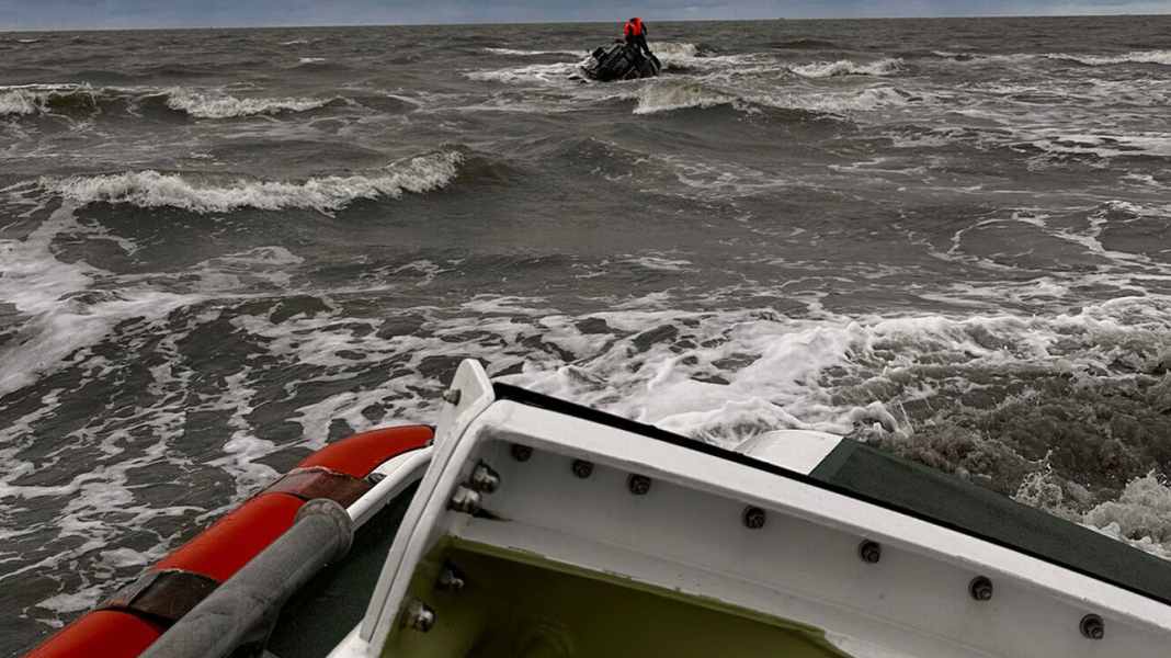 In distress: Dramatic rescue operation in the Seegatt between Spiekeroog and Wangerooge