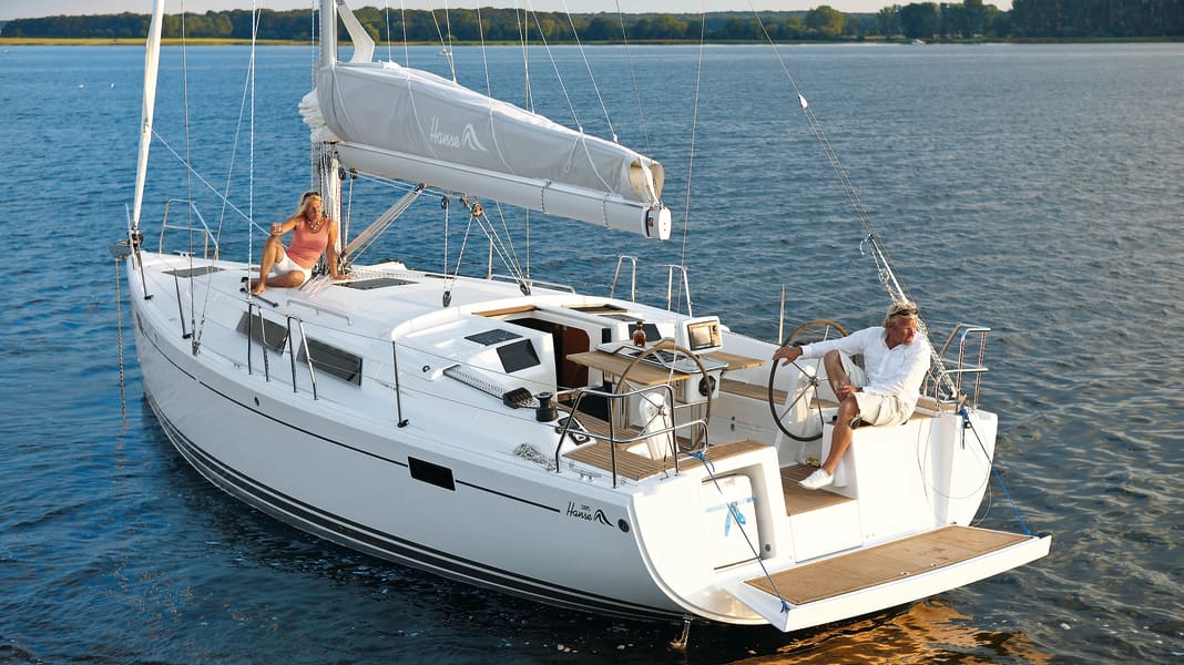 Glossary: How to avoid unwelcome sailors with AIS and the like - or not